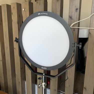 【LED×人物×物撮り】撮影用ライト×自然光「Falcon Eyes SO-48TD」おすすめ×口コミ