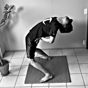 【腰の痛みを和らげる方法×ストレッチ】原因×対処法×レクチャー