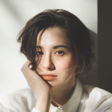 「ホラン千秋さん」ショートヘア×イメチェン/マイナーチェンジ×参考書♪