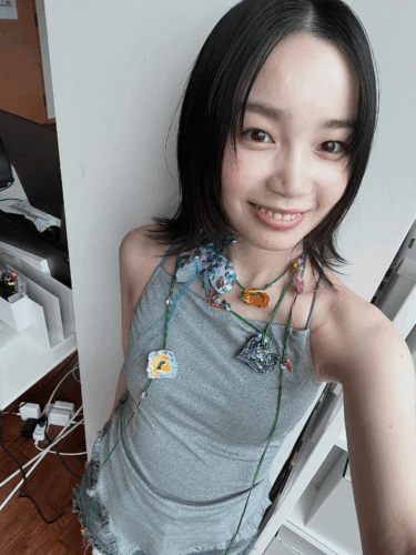 「宮﨑優さん」大人っぽいのに可愛いショートウルフ♪グラスハート 女優