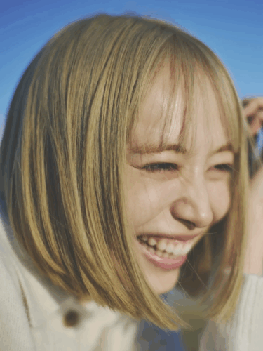 「井桁弘恵さん」シンプルかわいいモードボブ♪& ブリーチヘアカラー